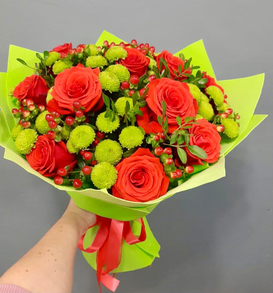 Букет цветов из: Хризантемы и Розы в Железногорске