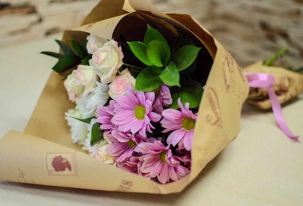 Букет цветов из: Розы и Хризантемы в Железногорске