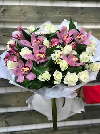 Букет цветов из: Розы и Хризантемы в Железногорске