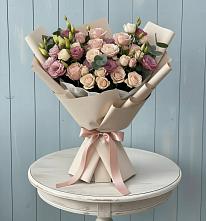 Букет цветов из:  Розы и Лизиантусы в Железногорске