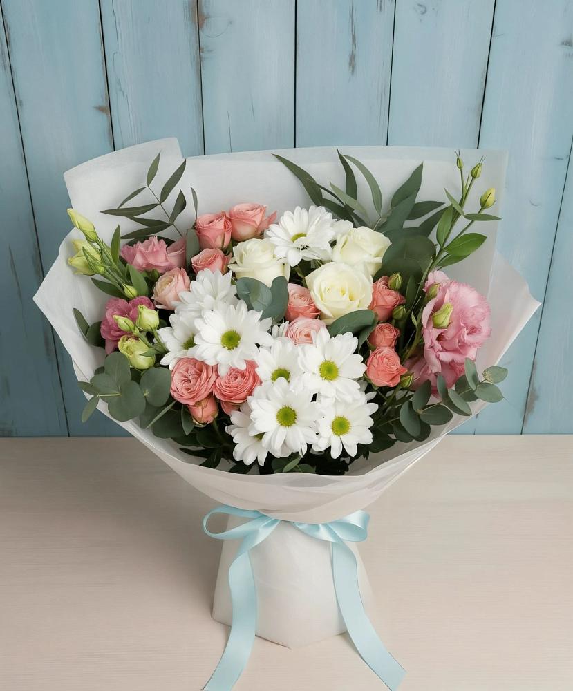 Букет цветов из: Розы, Лизиантусы и Хризантемы в Железногорске
