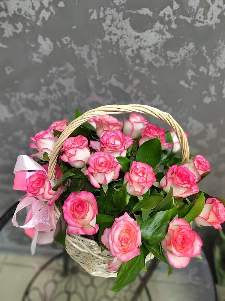 Цветочная композиция из Розы в корзине в Железногорске