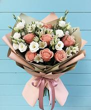 Букет цветов из:  Розы, Альстромерии и Лизиантусы в Железногорске