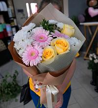 Букет цветов из:  Герберы, Розы и Хризантемы в Железногорске