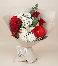 Букет цветов из:  Розы, Хризантемы, Герберы и Лилии в Железногорске