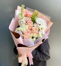 Букет цветов из:  Хризантемы и Розы в Железногорске