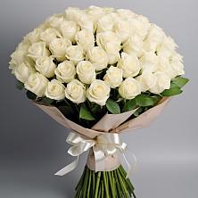 Букет 101 беля роза Белоснежка в Железногорске