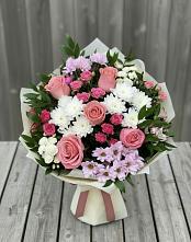 Букет цветов из:  Альстромерии, Гвоздики, Розы и Хризантемы в Железногорске