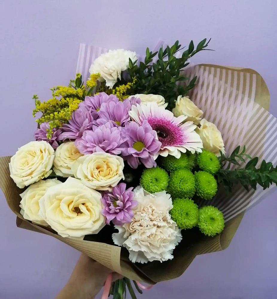 Букет цветов из: Хризантемы, Розы, Гвоздики и Герберы в Железногорске