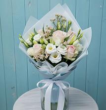 Букет цветов из:  Розы и Лизиантусы в Железногорске