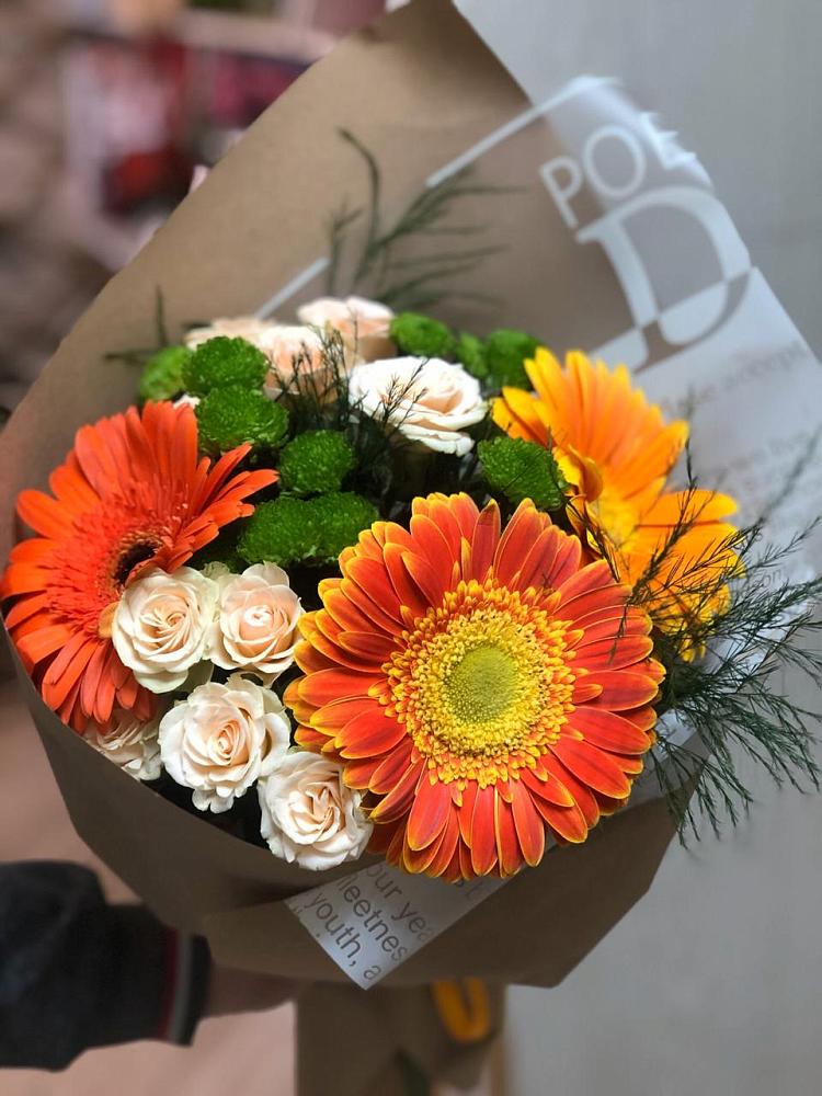 Букет цветов из: Герберы, Хризантемы и Розы в Железногорске