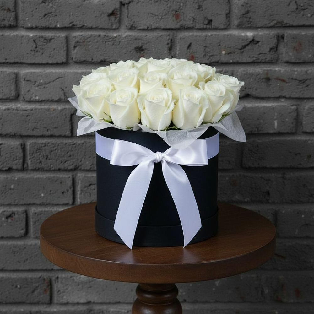 Цветочная композиция из Розы в шляпной коробке в Железногорске