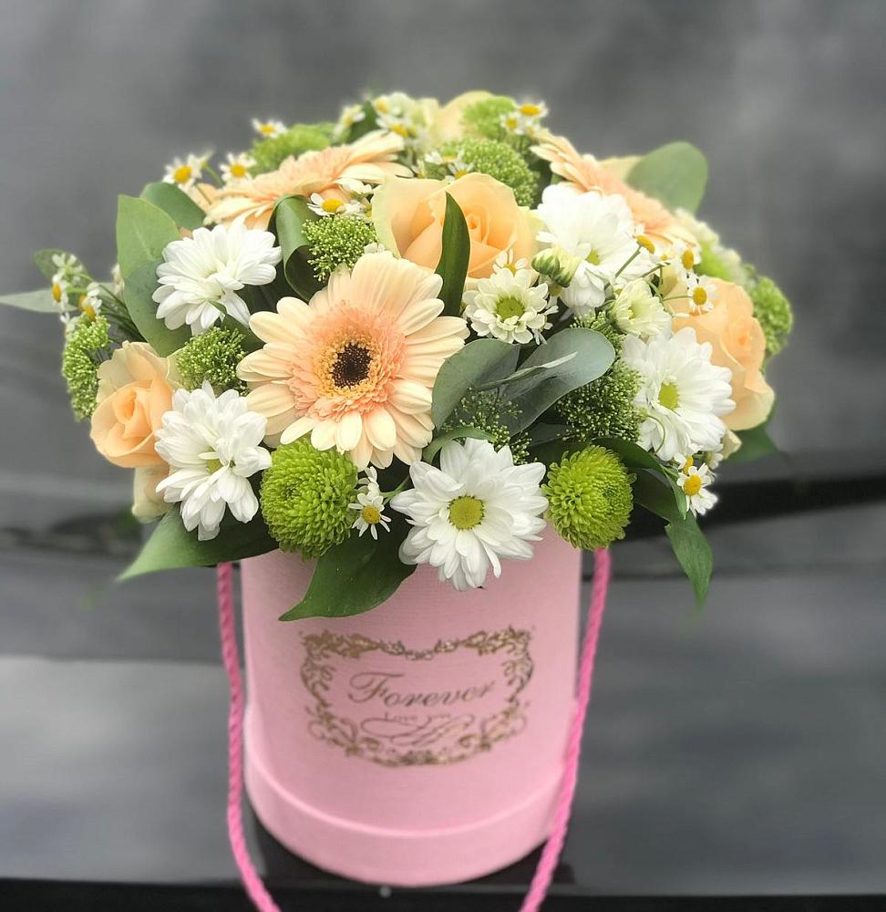 Цветочная композиция из Розы, Герберы и Хризантемы в шляпной коробке в Железногорске