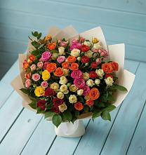 Букет Микс из разноцветных кустовых роз в Железногорске